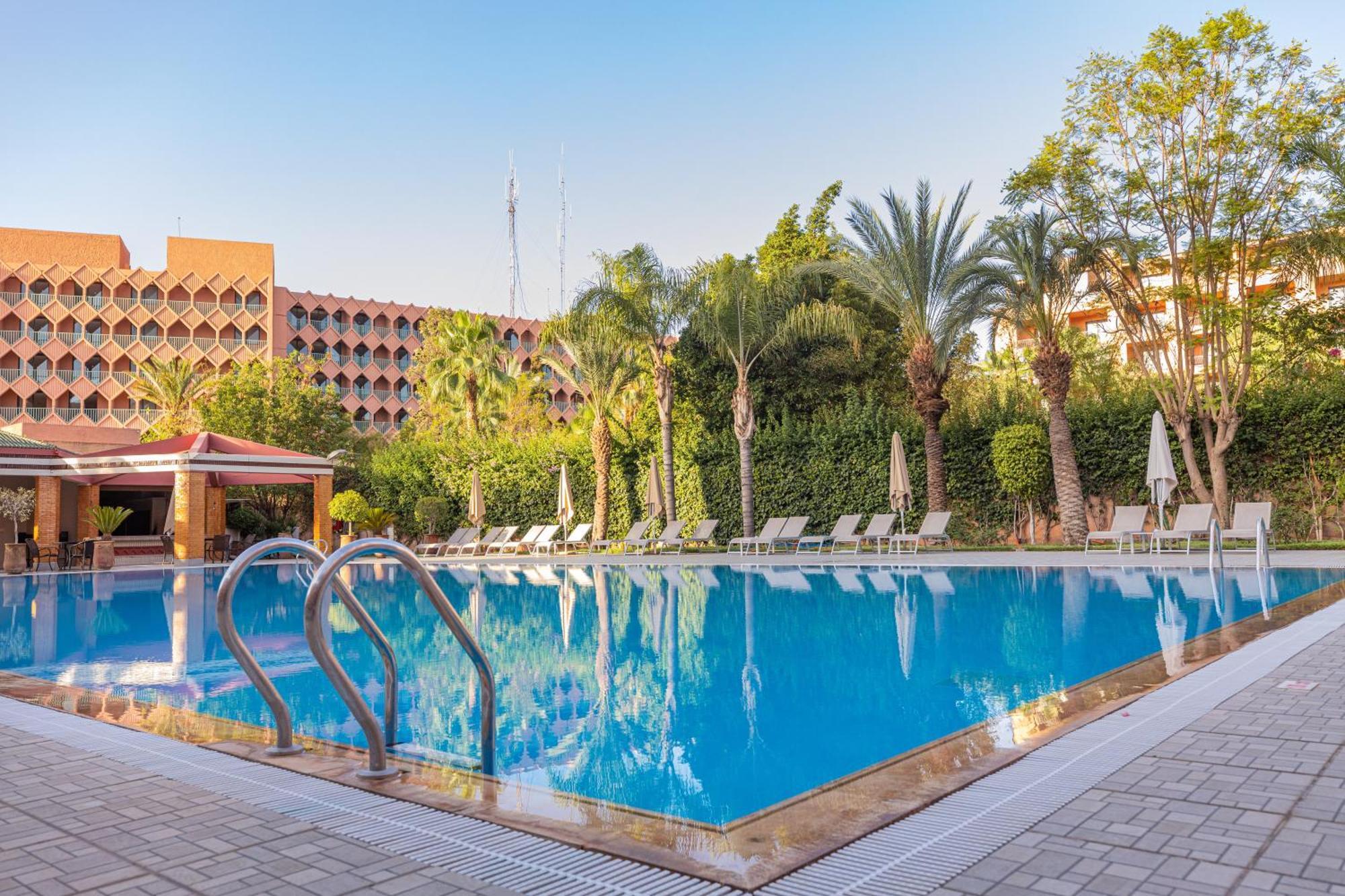 大莫加多尔梅纳拉酒店 马拉喀什 外观 照片 The pool at the hotel